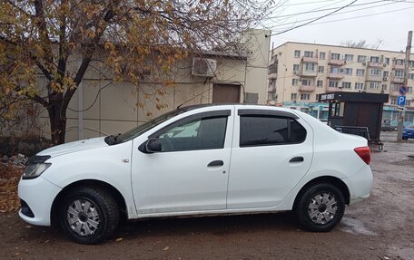 Renault Logan II, 2015 год, 600 000 рублей, 2 фотография