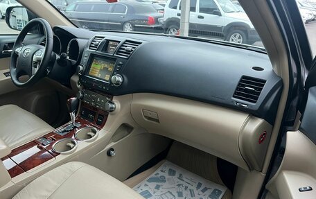 Toyota Highlander III, 2011 год, 2 199 999 рублей, 12 фотография