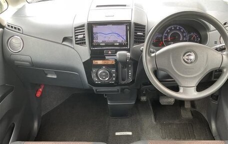 Nissan Roox, 2010 год, 560 016 рублей, 8 фотография