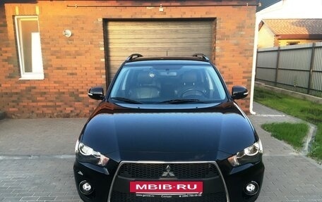 Mitsubishi Outlander III рестайлинг 3, 2011 год, 1 495 000 рублей, 3 фотография