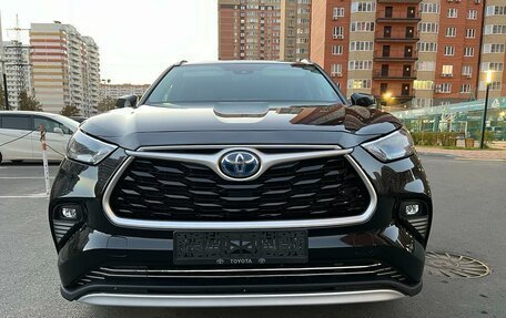 Toyota Highlander, 2020 год, 5 800 000 рублей, 4 фотография