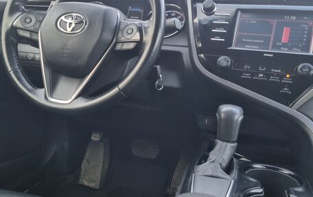 Toyota Camry, 2019 год, 2 850 000 рублей, 16 фотография