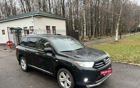 Toyota Highlander III, 2011 год, 2 200 000 рублей, 2 фотография