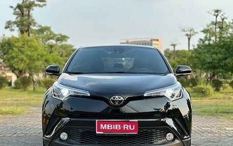 Toyota C-HR I рестайлинг, 2021 год, 2 200 000 рублей, 1 фотография