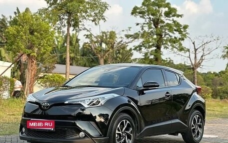 Toyota C-HR I рестайлинг, 2021 год, 2 200 000 рублей, 2 фотография