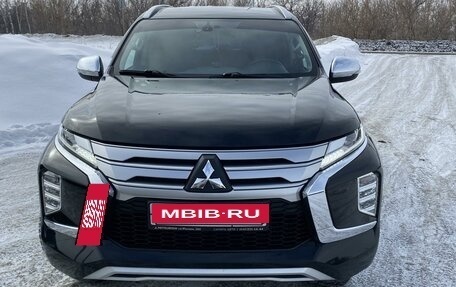 Mitsubishi Pajero Sport III рестайлинг, 2021 год, 4 590 000 рублей, 2 фотография