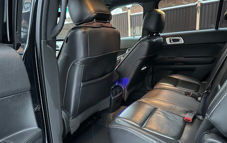 Ford Explorer VI, 2013 год, 2 800 000 рублей, 34 фотография