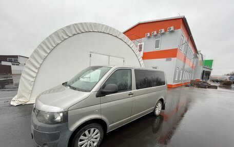 Volkswagen Caravelle T5, 2012 год, 1 850 000 рублей, 4 фотография