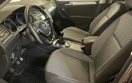 Volkswagen Tiguan II, 2017 год, 2 240 000 рублей, 10 фотография