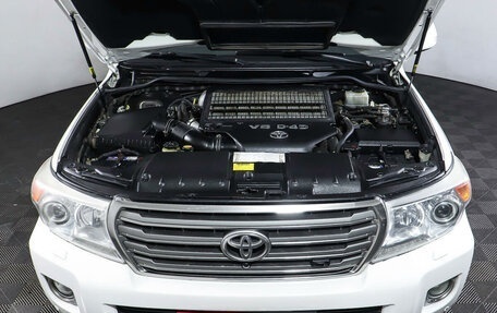 Toyota Land Cruiser 200, 2013 год, 3 298 000 рублей, 9 фотография