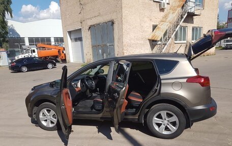 Toyota RAV4, 2013 год, 2 350 000 рублей, 4 фотография