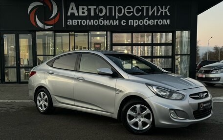 Hyundai Solaris II рестайлинг, 2011 год, 940 000 рублей, 1 фотография