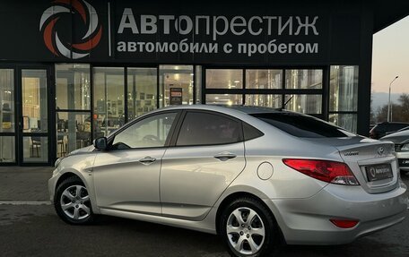 Hyundai Solaris II рестайлинг, 2011 год, 940 000 рублей, 7 фотография