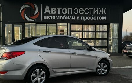 Hyundai Solaris II рестайлинг, 2011 год, 940 000 рублей, 3 фотография