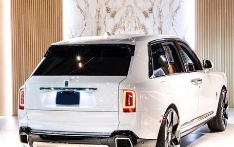 Rolls-Royce Cullinan, 2024 год, 85 400 000 рублей, 7 фотография