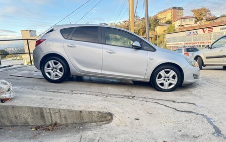 Opel Astra J, 2011 год, 650 000 рублей, 2 фотография