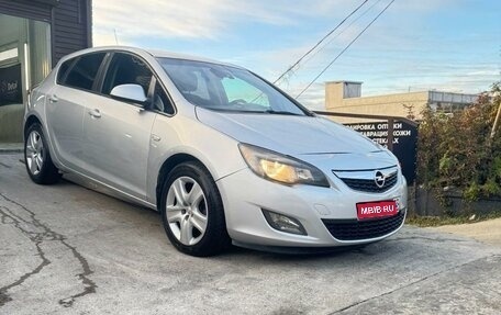 Opel Astra J, 2011 год, 650 000 рублей, 1 фотография