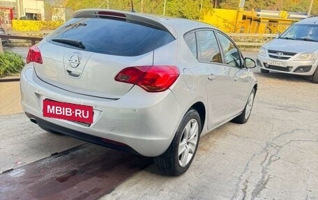 Opel Astra J, 2011 год, 650 000 рублей, 3 фотография