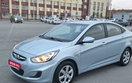 Hyundai Solaris II рестайлинг, 2011 год, 939 000 рублей, 1 фотография