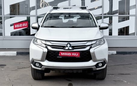 Mitsubishi Pajero Sport III рестайлинг, 2018 год, 2 899 000 рублей, 3 фотография