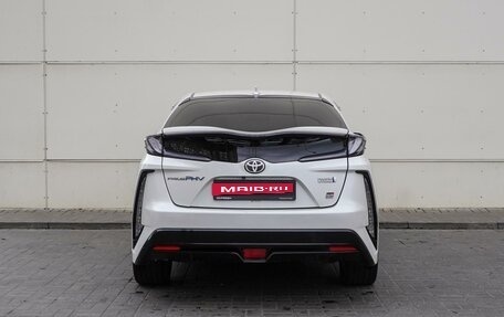 Toyota Prius IV XW50, 2018 год, 2 398 000 рублей, 4 фотография