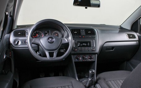 Volkswagen Polo VI (EU Market), 2017 год, 1 155 000 рублей, 6 фотография