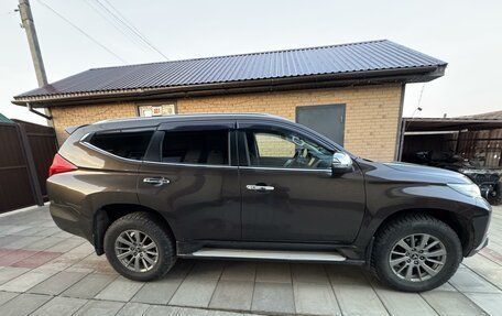 Mitsubishi Pajero Sport III рестайлинг, 2017 год, 2 650 000 рублей, 3 фотография