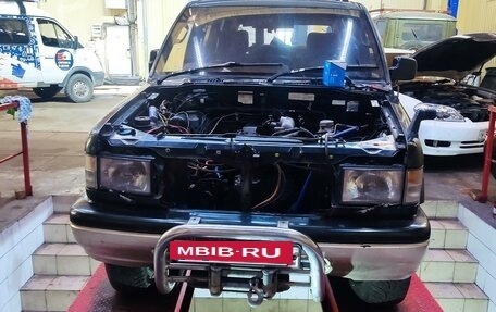 Isuzu Bighorn II, 1993 год, 650 000 рублей, 2 фотография