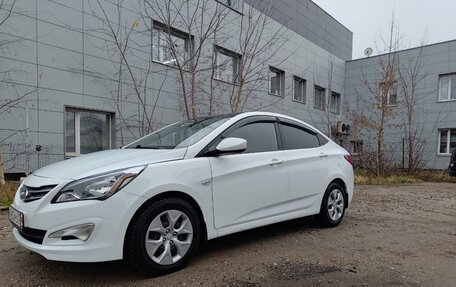 Hyundai Solaris II рестайлинг, 2015 год, 1 100 000 рублей, 2 фотография