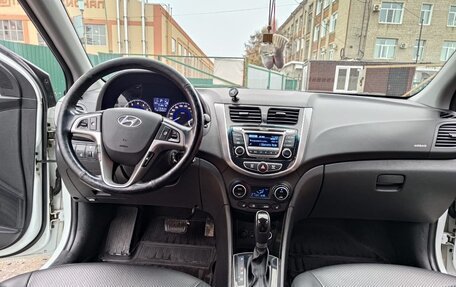 Hyundai Solaris II рестайлинг, 2015 год, 1 100 000 рублей, 7 фотография