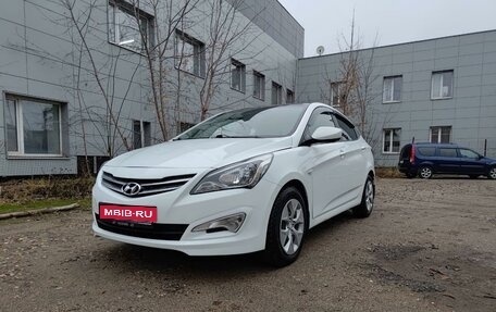 Hyundai Solaris II рестайлинг, 2015 год, 1 100 000 рублей, 1 фотография