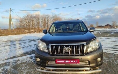 Toyota Land Cruiser Prado 150 рестайлинг 2, 2013 год, 3 150 000 рублей, 1 фотография