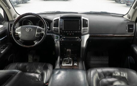 Toyota Land Cruiser 200, 2013 год, 3 700 000 рублей, 6 фотография