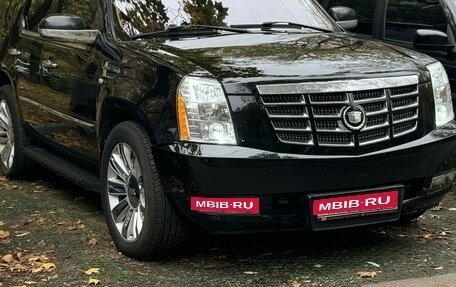 Cadillac Escalade III, 2007 год, 2 400 000 рублей, 1 фотография