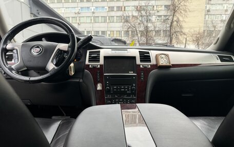 Cadillac Escalade III, 2007 год, 2 400 000 рублей, 17 фотография