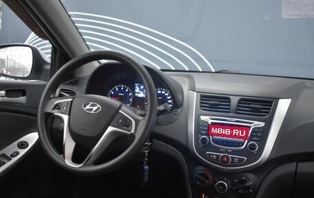 Hyundai Solaris II рестайлинг, 2012 год, 930 000 рублей, 13 фотография