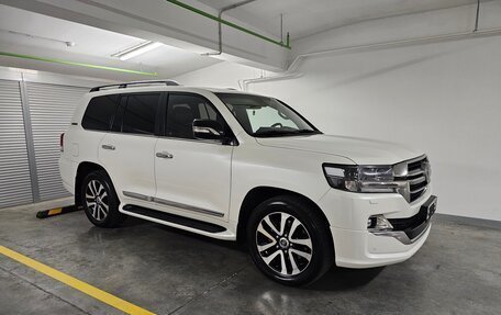 Toyota Land Cruiser 200, 2018 год, 6 900 000 рублей, 6 фотография