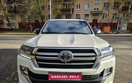 Toyota Land Cruiser 200, 2018 год, 6 900 000 рублей, 13 фотография