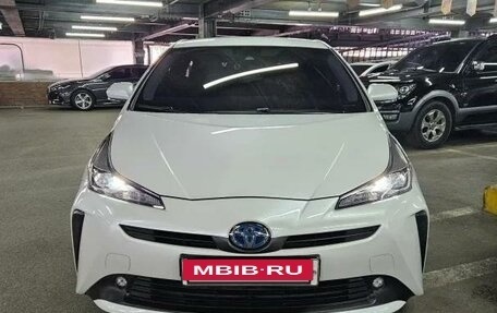 Toyota Prius IV XW50, 2021 год, 2 634 488 рублей, 3 фотография