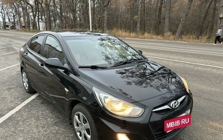 Hyundai Solaris II рестайлинг, 2011 год, 880 000 рублей, 3 фотография