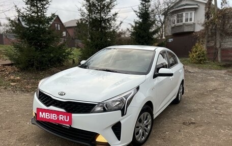 KIA Rio IV, 2020 год, 1 620 000 рублей, 2 фотография