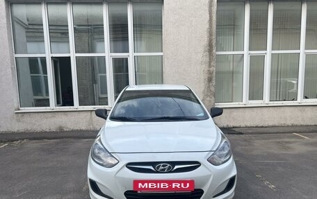 Hyundai Solaris II рестайлинг, 2013 год, 690 000 рублей, 14 фотография