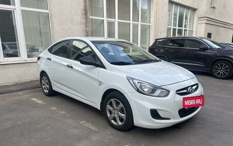 Hyundai Solaris II рестайлинг, 2013 год, 690 000 рублей, 13 фотография