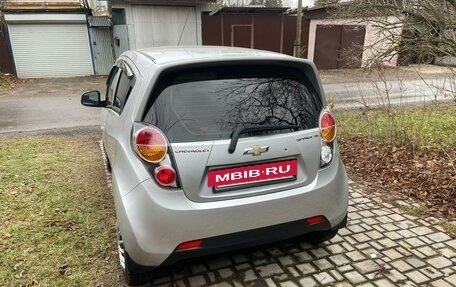 Chevrolet Spark III, 2011 год, 670 000 рублей, 3 фотография