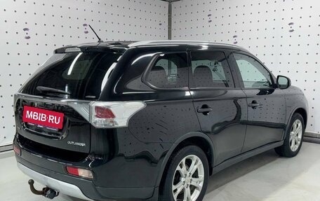 Mitsubishi Outlander III рестайлинг 3, 2014 год, 1 570 000 рублей, 3 фотография