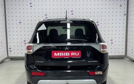 Mitsubishi Outlander III рестайлинг 3, 2014 год, 1 570 000 рублей, 7 фотография