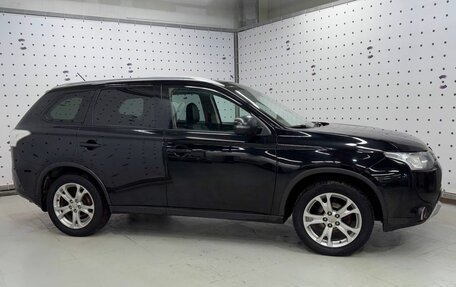 Mitsubishi Outlander III рестайлинг 3, 2014 год, 1 570 000 рублей, 8 фотография