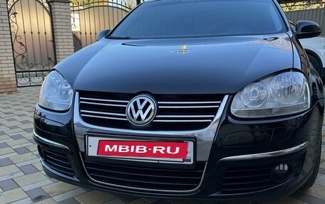 Volkswagen Jetta VI, 2010 год, 900 000 рублей, 2 фотография