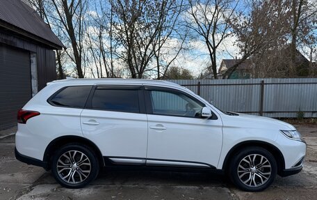 Mitsubishi Outlander III рестайлинг 3, 2017 год, 1 850 000 рублей, 5 фотография