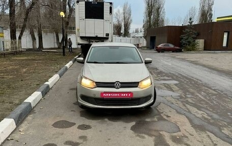 Volkswagen Polo VI (EU Market), 2011 год, 695 000 рублей, 2 фотография